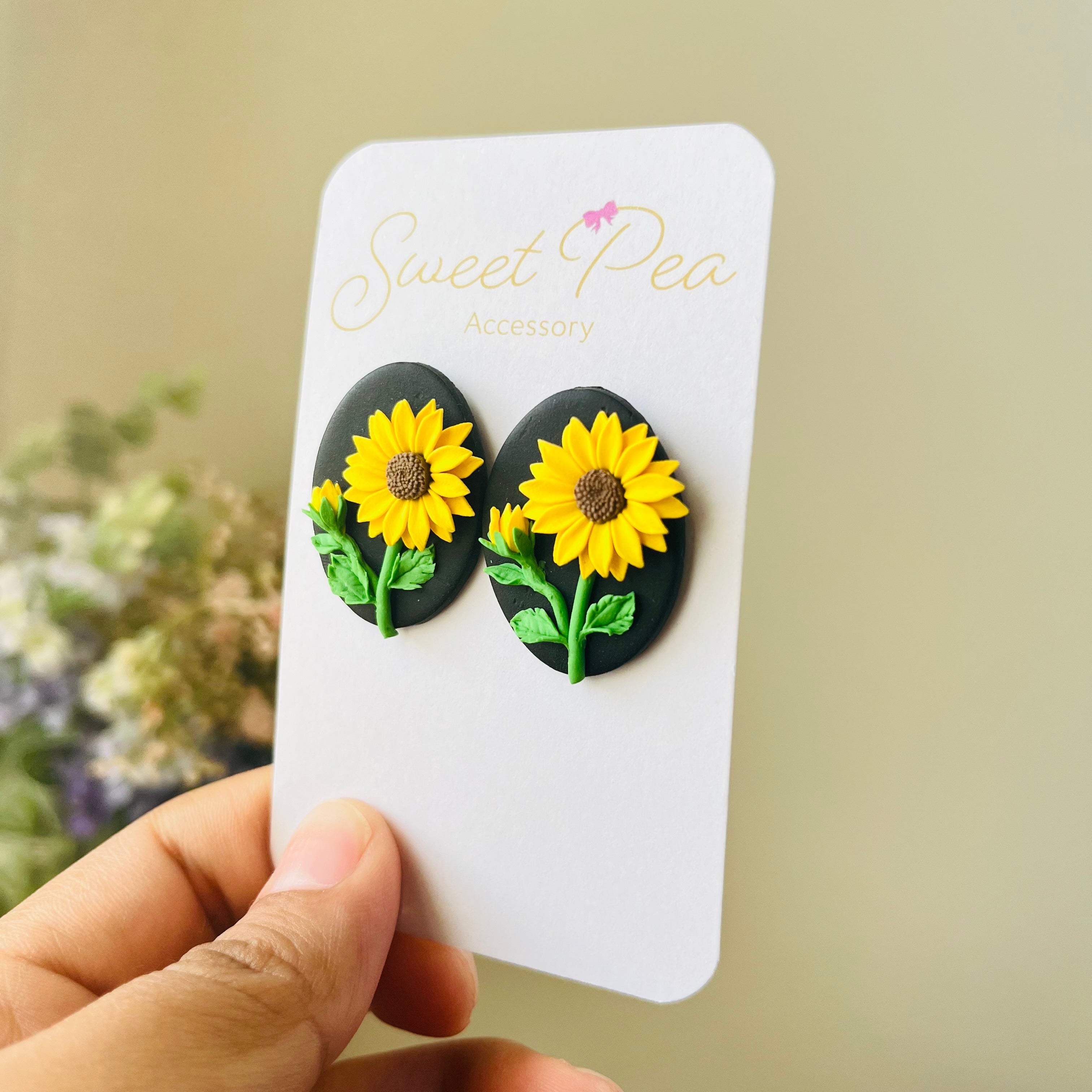 Sunflower stud