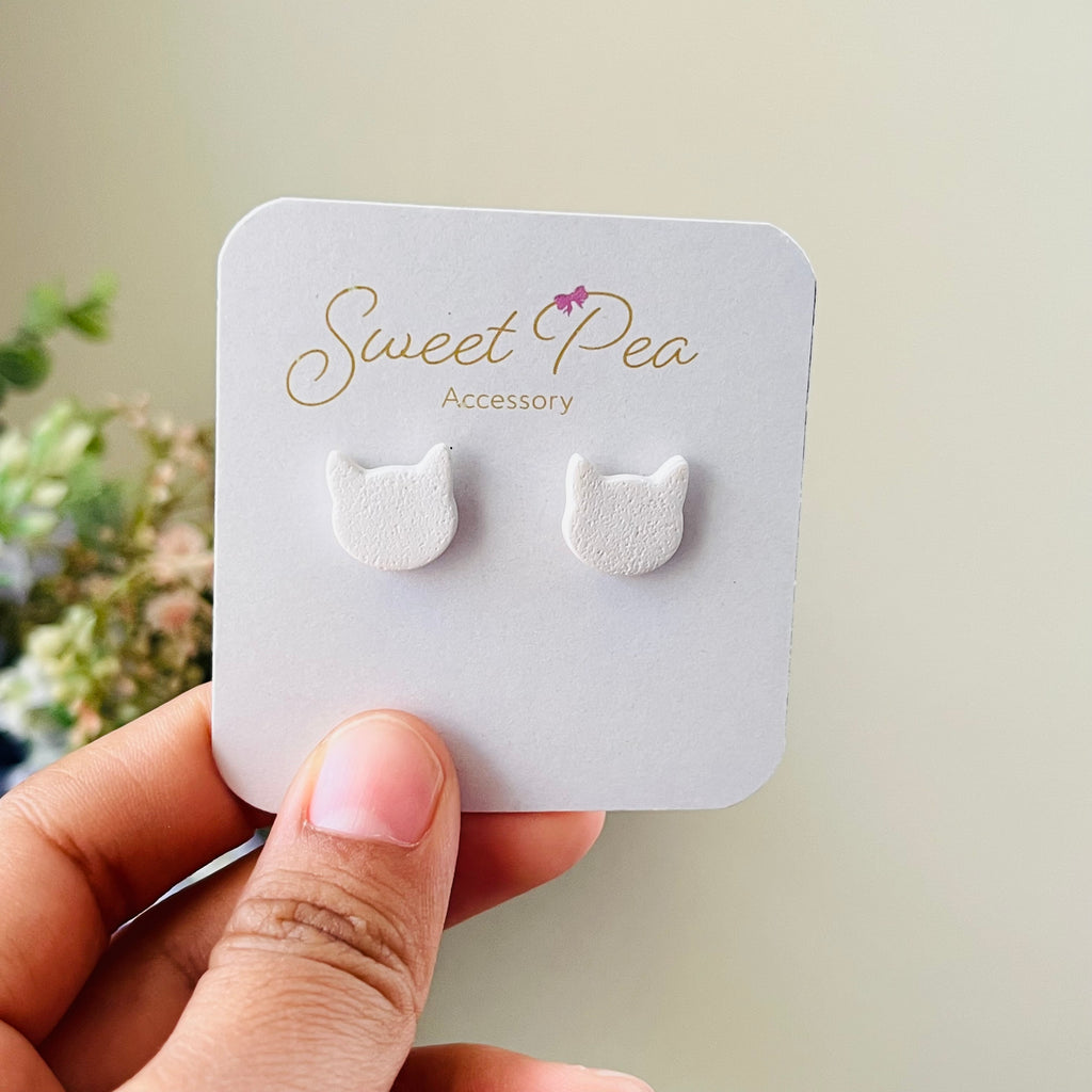 Cat studs