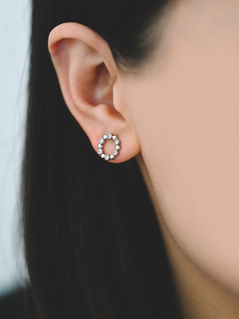 Circle silver stud