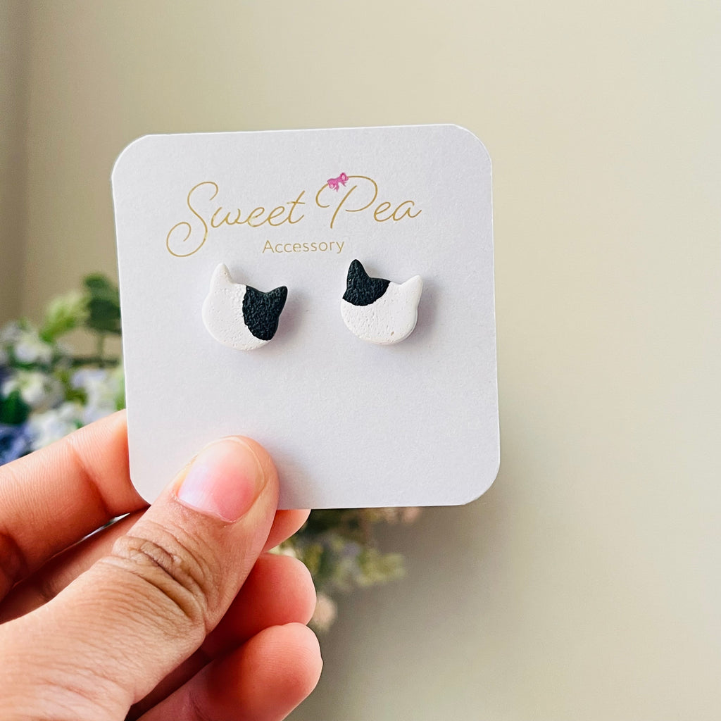 Cat studs
