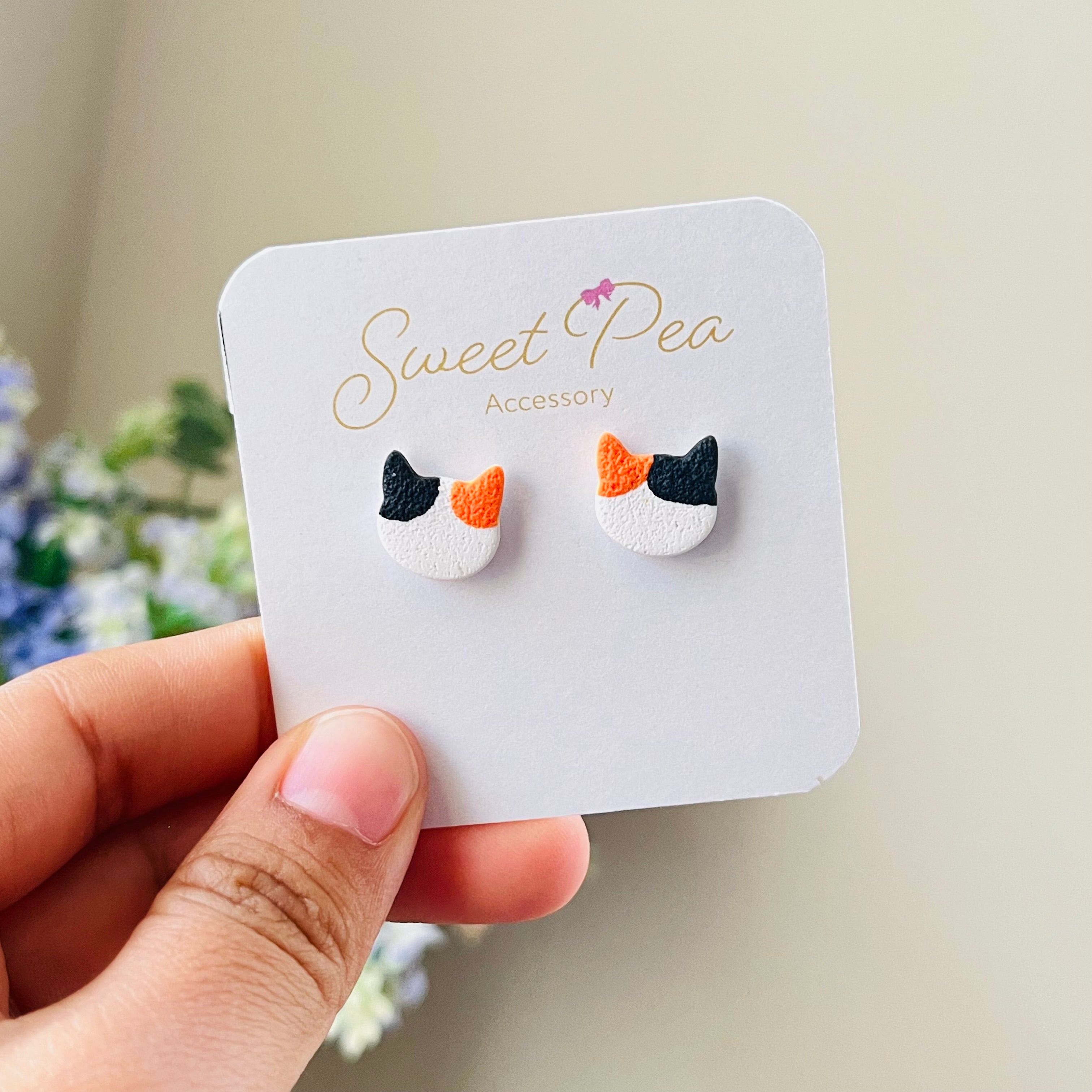Cat studs