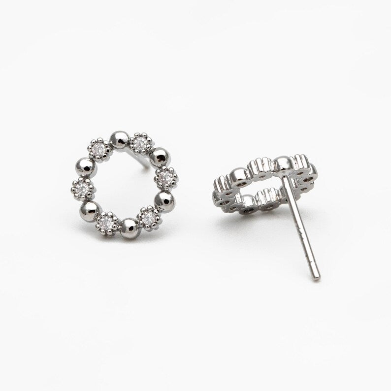 Circle silver stud