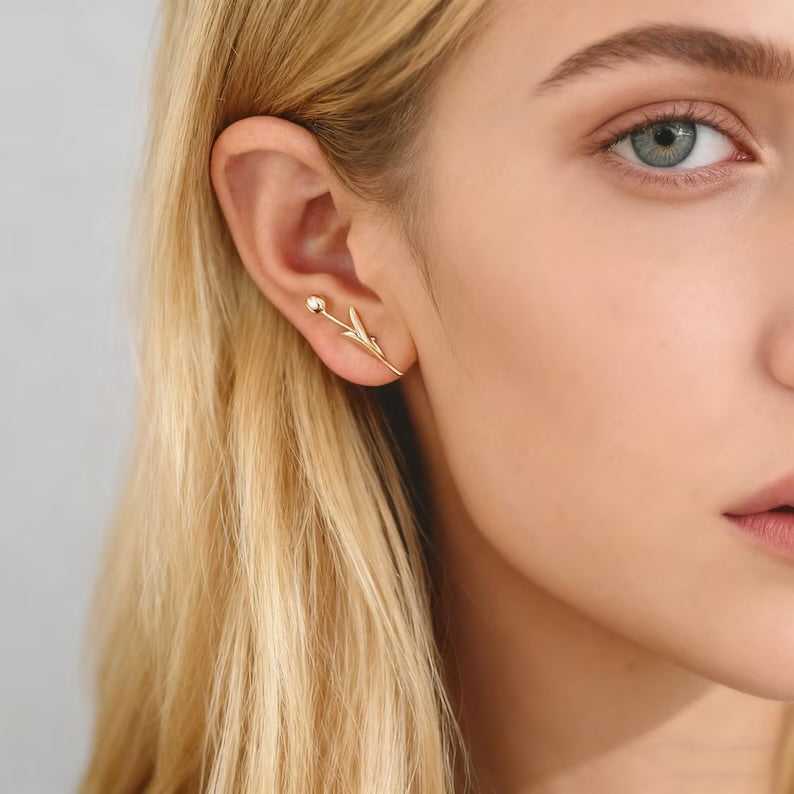 Tulip stud