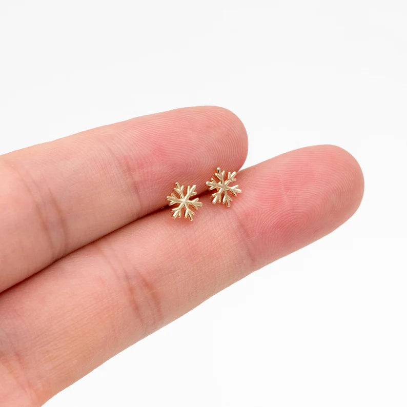 Snowflake stud