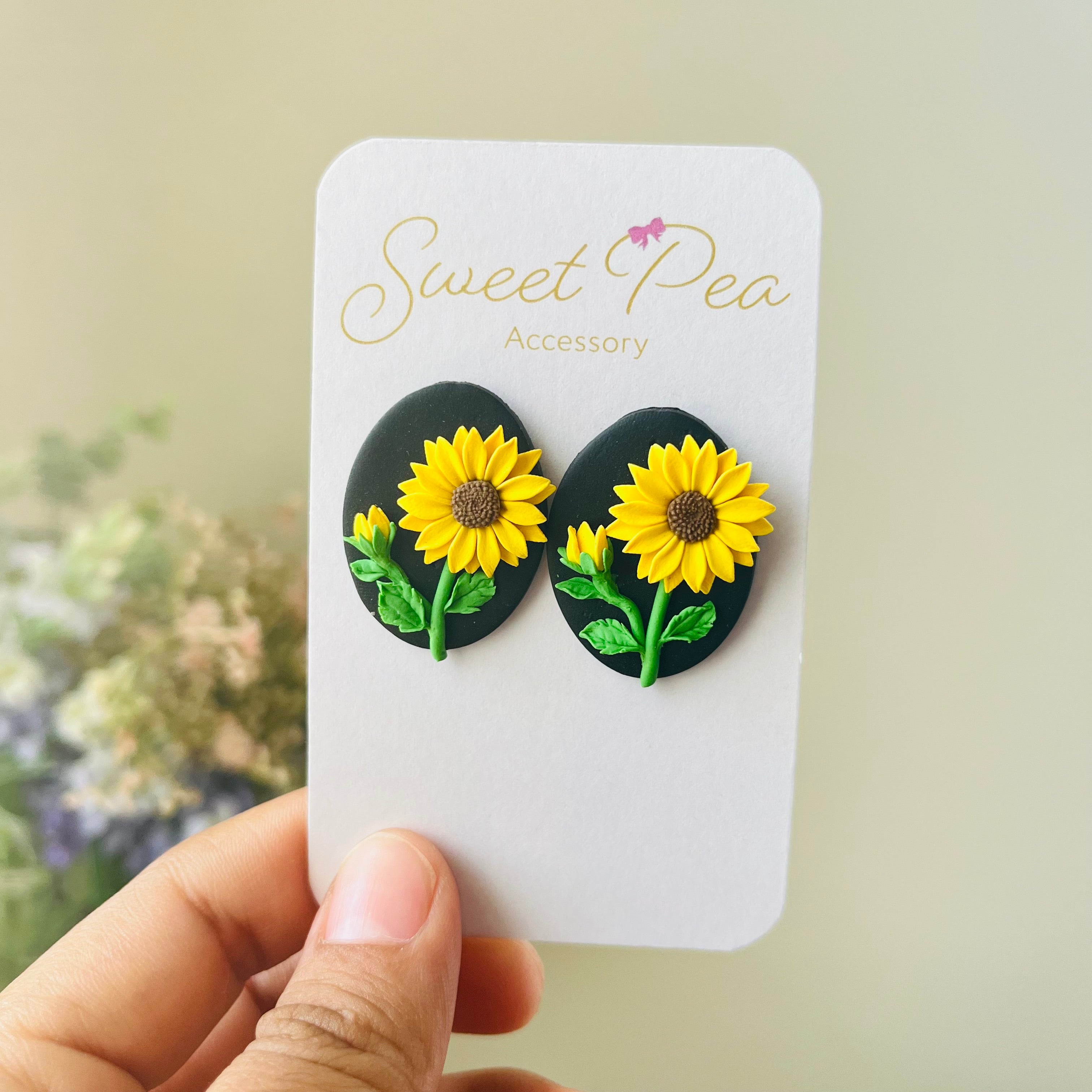 Sunflower stud