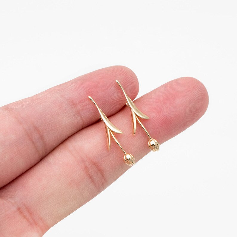 Tulip stud
